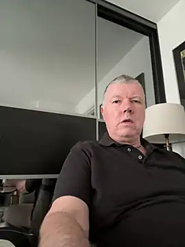 Snapshot of cumboy chatting on 01/15/25, 10:27 cumboy online show from 01/15/25, 10:27