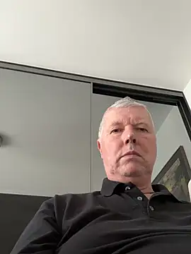 Snapshot of cumboy chatting on 01/28/25, 02:53 cumboy online show from 01/28/25, 02:53