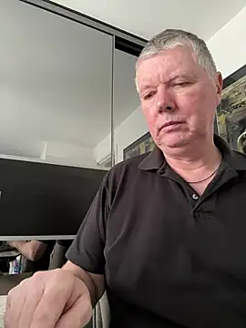 Snapshot of cumboy chatting on 01/29/25, 12:02 cumboy online show from 01/29/25, 12:02