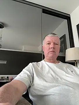 Snapshot of cumboy chatting on 03/08/25, 11:16 cumboy online show from 03/08/25, 11:16