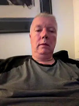 Snapshot of cumboy chatting on 09/09/25, 10:42 cumboy online show from 09/09/25, 10:42