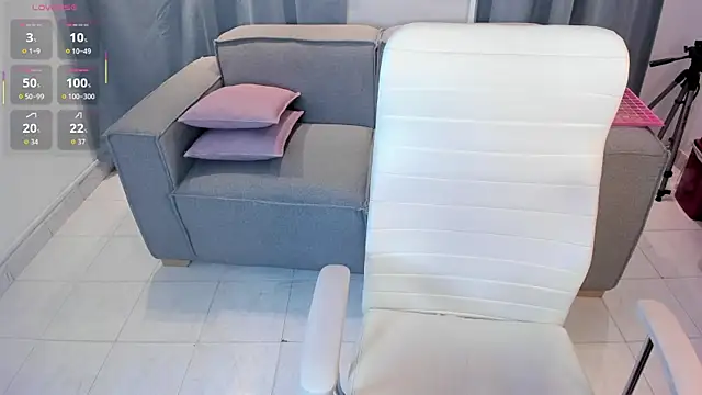 Snapshot of Nayla_Luxe chatting on 07/03/26, 12:00 Nayla Luxe online show from 07/03/26, 12:00