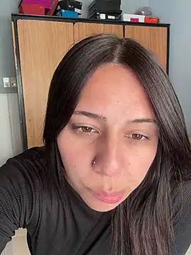 Snapshot of Morena_hot2 chatting on 06/16/26, 05:04 Morena hot2 online show from 06/16/26, 05:04