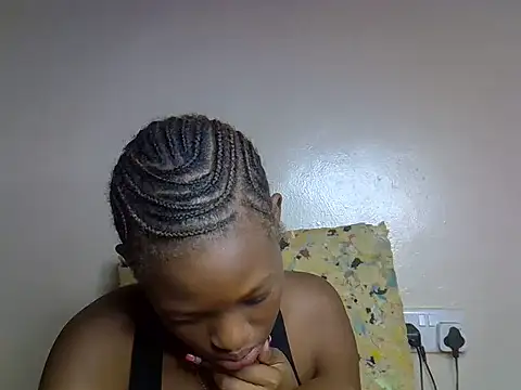 Snapshot of pretty_albright chatting on 06/24/26, 04:33 pretty albright online show from 06/24/26, 04:33
