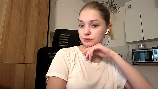 EveryoneEve online show from 07/22/26, 08:50