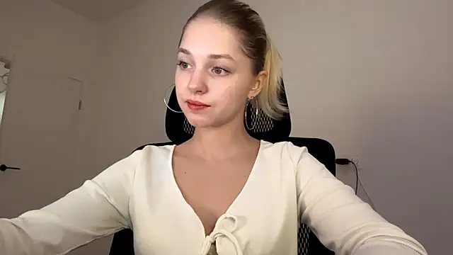 EveryoneEve online show from 07/29/26, 08:01