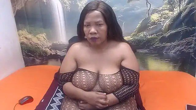 CURVYELEGANCExxx online show from 07/15/26, 04:40