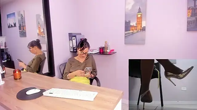 Greta Borbon  online show from 07/16/26, 12:00
