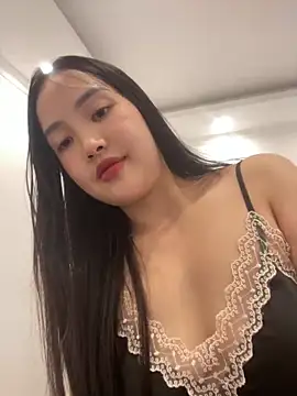 Lilyluta2000 online show from 06/18/26, 09:47