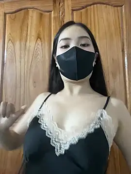 Lilyluta2000 online show from 07/08/26, 04:33