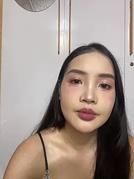 Lilyluta2000 online show from 07/16/26, 06:41