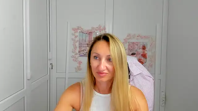 LilyDreamm online show from 06/19/26, 06:29