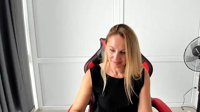LilyDreamm online show from 07/08/26, 12:53