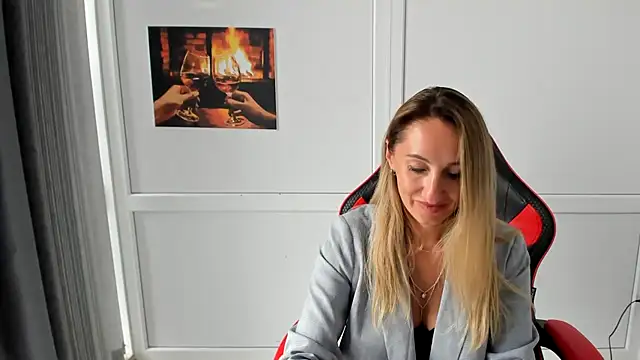 LilyDreamm online show from 07/28/26, 11:17
