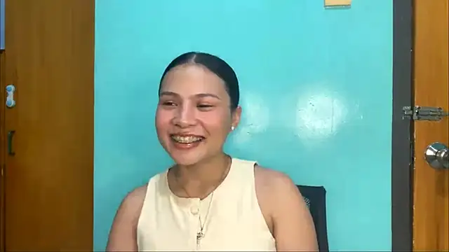Snapshot of ValenciaDesire chatting on 06/20/26, 01:25 ValenciaDesire online show from 06/20/26, 01:25