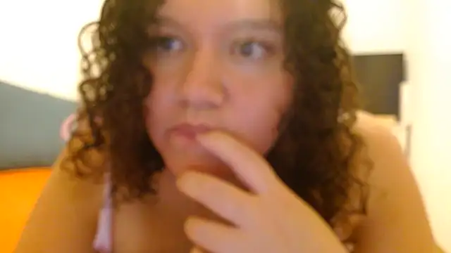 Snapshot of HeidiSanabria chatting on 07/20/26, 12:03 HeidiSanabria online show from 07/20/26, 12:03