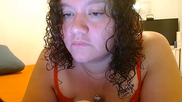 Snapshot of HeidiSanabria chatting on 07/22/26, 11:18 HeidiSanabria online show from 07/22/26, 11:18