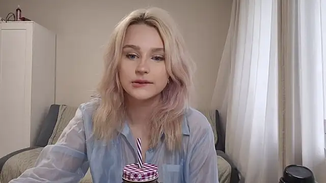 BloomMoon online show from 06/20/26, 12:08
