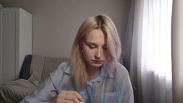 BloomMoon online show from 06/26/26, 11:03