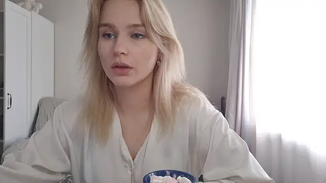 BloomMoon online show from 07/11/26, 01:14