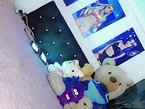 Snapshot of HeidiVanessa chatting on 06/20/26, 01:19 HeidiVanessa online show from 06/20/26, 01:19