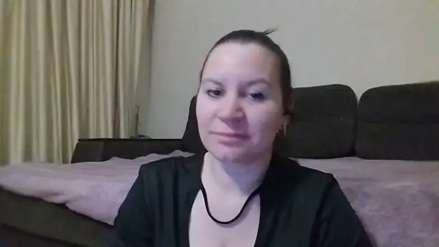 Snapshot of Lauralison chatting on 06/21/26, 08:22 Lauralison online show from 06/21/26, 08:22