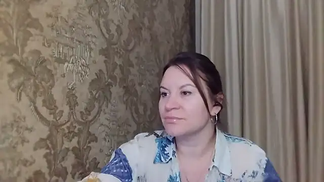 Snapshot of Lauralison chatting on 07/24/26, 08:40 Lauralison online show from 07/24/26, 08:40