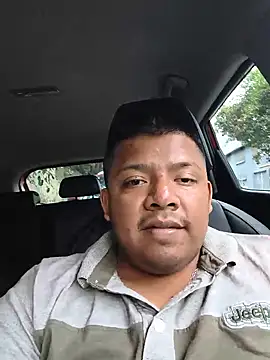Snapshot of miguel990106 chatting on 06/18/26, 11:20 miguel990106 online show from 06/18/26, 11:20