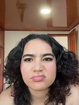 Snapshot of 05susy chatting on 06/20/26, 10:01 05susy online show from 06/20/26, 10:01