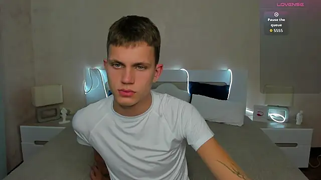 Snapshot of m0neyken chatting on 07/10/26, 03:00 m0neyken online show from 07/10/26, 03:00