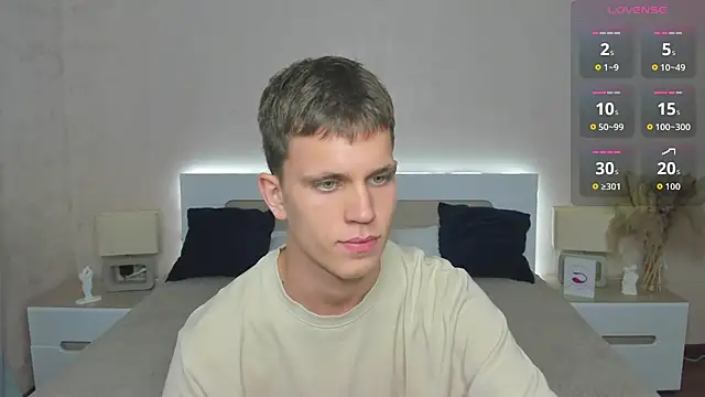 Snapshot of m0neyken chatting on 07/21/26, 02:36 m0neyken online show from 07/21/26, 02:36
