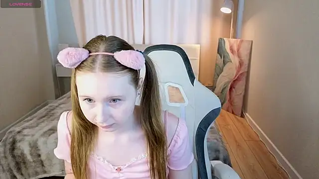 LiliTiny online show from 06/25/26, 05:12