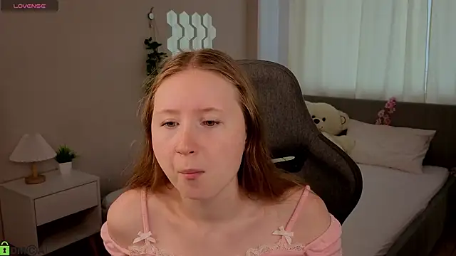 LiliTiny online show from 07/18/26, 02:16