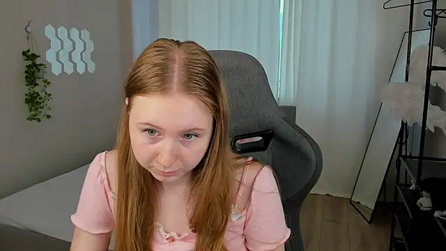 LiliTiny online show from 07/22/26, 02:14