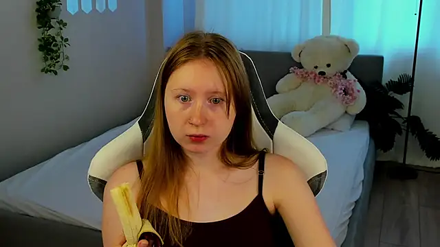 LiliTiny online show from 08/04/26, 03:32