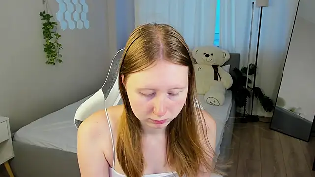 LiliTiny online show from 08/06/26, 01:18
