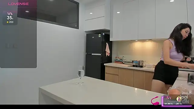 Snapshot of miko_kimura chatting on 01/08/25, 06:41 miko kimura online show from 01/08/25, 06:41