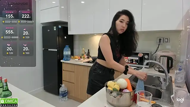 Snapshot of miko_kimura chatting on 02/18/25, 03:43 miko kimura online show from 02/18/25, 03:43