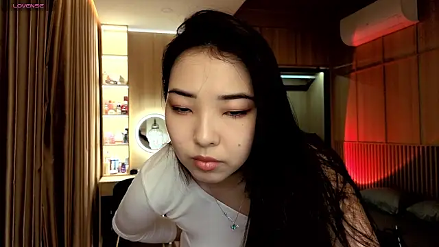 Snapshot of miko_kimura chatting on 10/26/25, 04:35 miko kimura online show from 10/26/25, 04:35