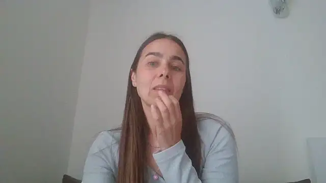Snapshot of Vanelleda chatting on 06/21/26, 02:19 Vanelleda online show from 06/21/26, 02:19