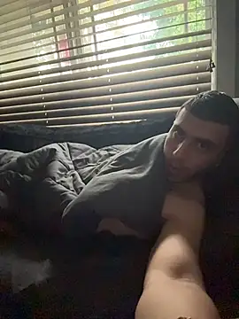 Snapshot of skinnyarab1995 chatting on 06/20/26, 01:36 skinnyarab1995 online show from 06/20/26, 01:36