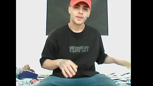 Snapshot of Aronfox23 chatting on 07/30/26, 04:39 Aronfox23 online show from 07/30/26, 04:39
