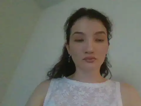 Snapshot of Calenyagi chatting on 06/25/26, 07:35 Calenyagi online show from 06/25/26, 07:35