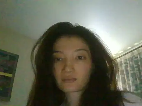 Snapshot of Calenyagi chatting on 07/06/26, 10:23 Calenyagi online show from 07/06/26, 10:23