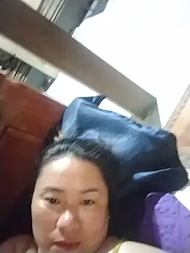 Snapshot of Lily_Trinh chatting on 06/22/26, 04:26 Lily Trinh online show from 06/22/26, 04:26