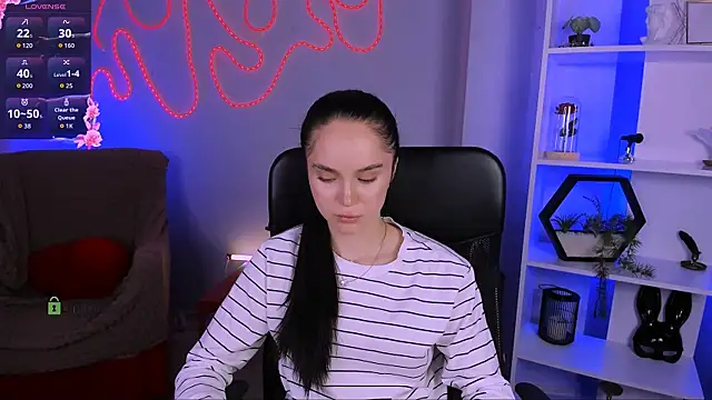 vanesa lux online show from 07/10/26, 12:30
