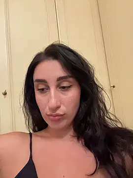 Snapshot of _Elina_ chatting on 06/23/26, 10:35 Elina online show from 06/23/26, 10:35