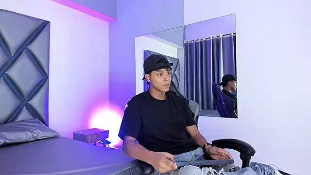 sebastiann 04 online show from 06/26/26, 06:56