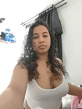 Bellapiers online show from 06/21/26, 07:05