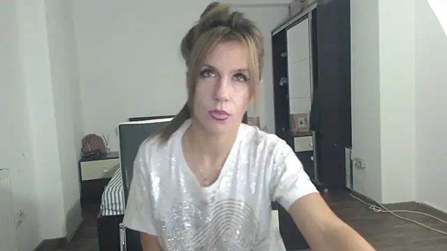 DedeSibel online show from 01/06/25, 10:13